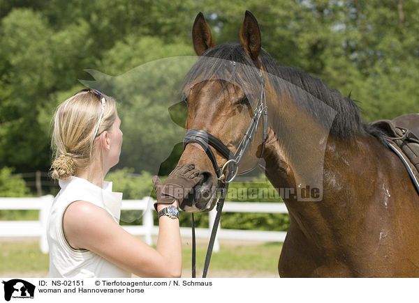 woman and Hannoveraner horse / NS-02151