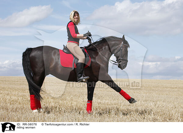 riding woman / RR-38076