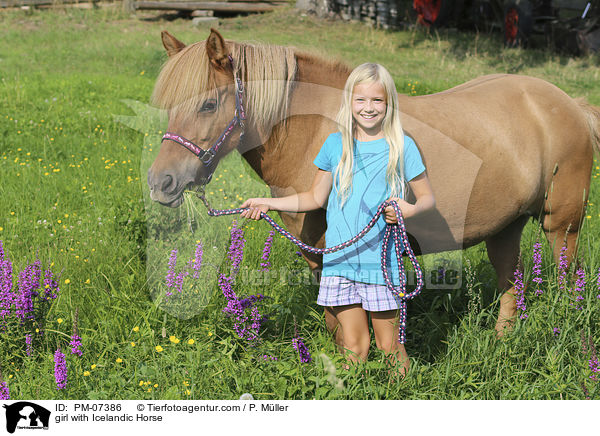 Mdchen mit Islnder / girl with Icelandic Horse / PM-07386