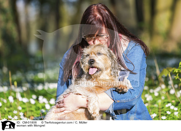 Frau mit Mischling / woman with Mongrel / CM-01806