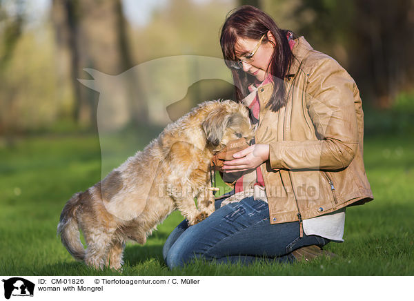 Frau mit Mischling / woman with Mongrel / CM-01826