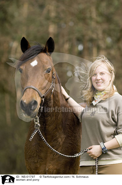 Frau und Pony-Mix / woman and pony / NS-01797