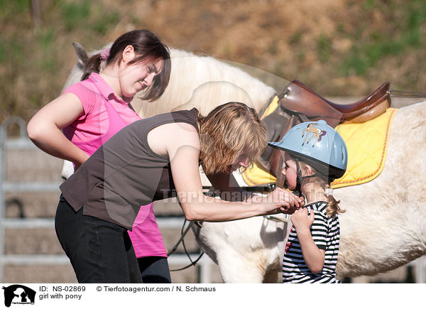 Mdchen mit Pony / girl with pony / NS-02869