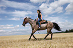 western riding horsewoman