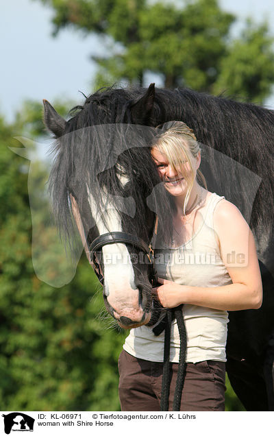 woman with Shire Horse / KL-06971