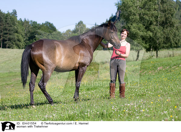 woman with Trakehner / EH-01554