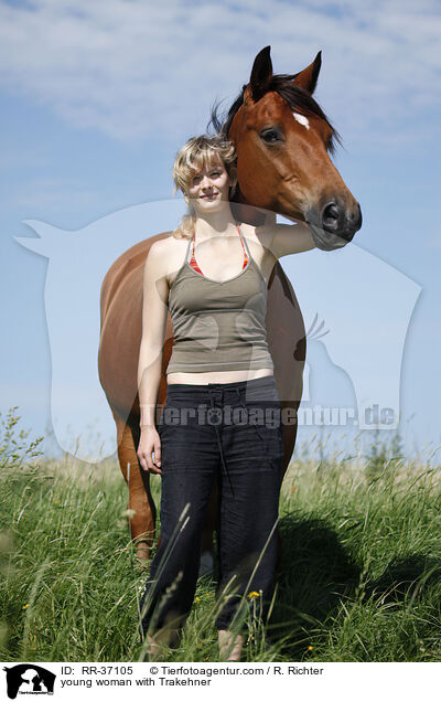 young woman with Trakehner / RR-37105