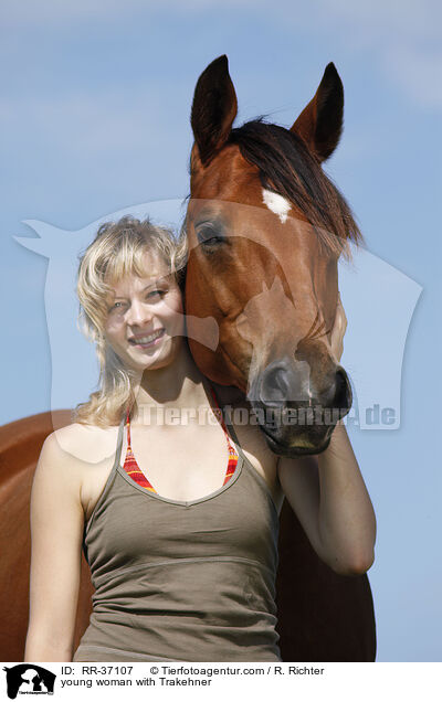 young woman with Trakehner / RR-37107