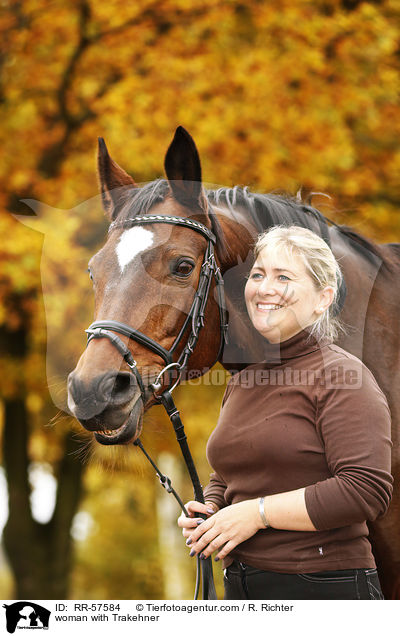 woman with Trakehner / RR-57584
