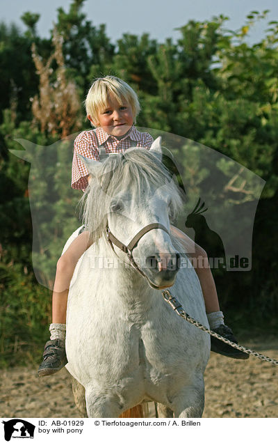boy with pony / AB-01929