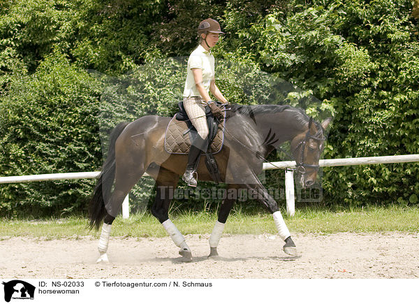 horsewoman / NS-02033