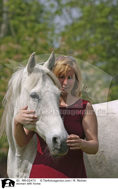 woman with horse / RR-02473