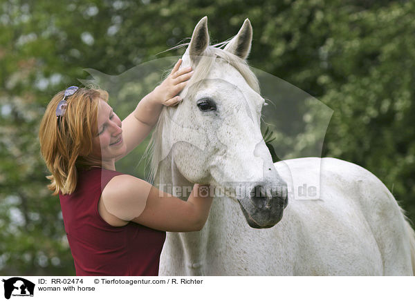 woman with horse / RR-02474