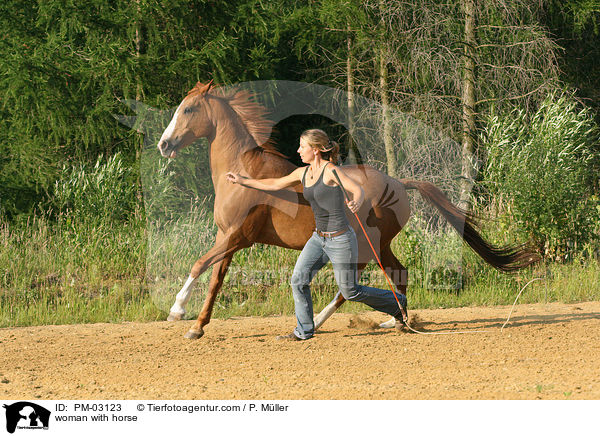 woman with horse / PM-03123