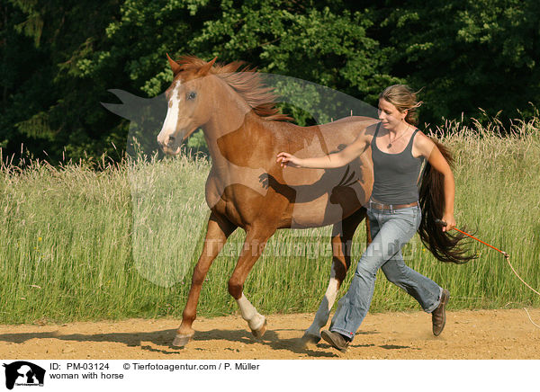 woman with horse / PM-03124