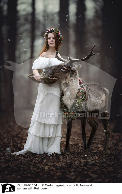 woman with Reindeer / UM-01554